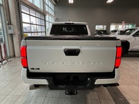 TOW HITCH, LED HEADLIGHTS, HEATED MIRRORS Find versatility and rugged charm in the 2024 Toyota Tacom... (image 7)