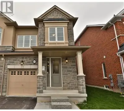 Beautiful Family Home on the Ridge **** Great Location *** Walk to Schools, Park, Grocery and Shoppi...
