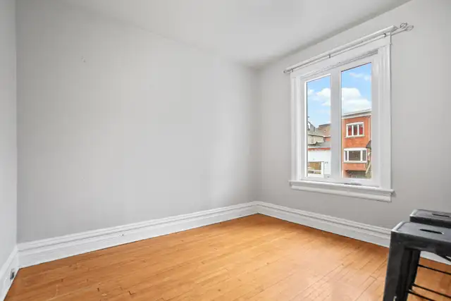 230 Percy Street - 2 Bedroom Lower Unit - Move-In Ready! - 2 Bed in Long Term Rentals in Ottawa - Image 5