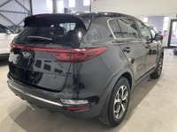 Le Kia Sportage LX AWD MAGS CAMERA RECUL CRUISE A/C BLUETOOTH 2021 usagé offert chez AutoStudio 72 à... (image 4)