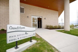 Beautiful 2 level Penthouse  Nov 1st Clayton Park West 4
