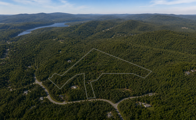 Domaine de 16 acres Projet La Réserve, Morin-Heights Superbe domaine boisé de 16 acres situé dans le...