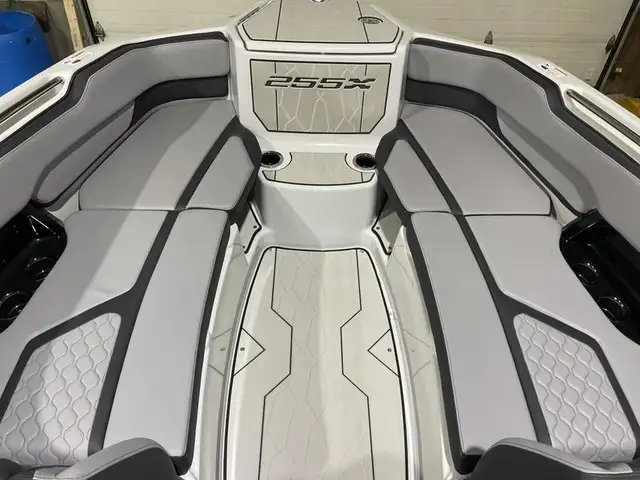2025 Yamaha Boats 255XD in Powerboats & Motorboats in Swift Current - Image 13