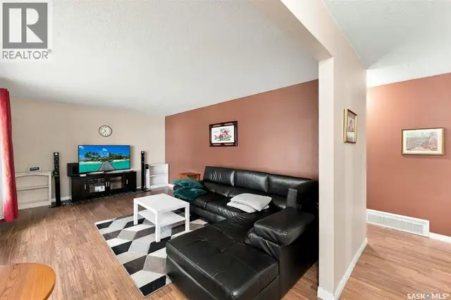 1520 UHRICH AVENUE Regina, Saskatchewan in Houses for Sale in Regina - Image 3