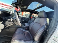 This exceptional 2025 Honda Pilot Black Edition, boasting a stunning PLATINUM WHITE PEA exterior and... (image 8)
