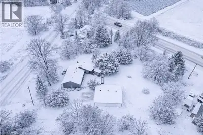 Welcome to 394 Bishopgate, Brantford a charming rural retreat set on a picturesque 1-acre lot. This...