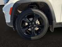 Experience the perfect blend of bold, darkened styling and modern luxury in this versatile SUV, feat... (image 8)