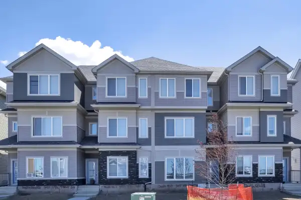 3317/ 3319/ 3321/ 3411/ 3413/ 3415/ 3417 119A Street SW - 1 Bedr