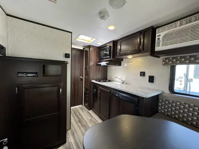 2020 ,Jay Flight,Jayco Baja 154BH in Travel Trailers & Campers in Kamloops - Image 5