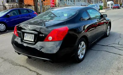 NISSAN ALTIMA COUPE 4cyl., Manuelle- 6vitesses, Air climatise, 2portes, Tout equipe, Toit eleqtrique...