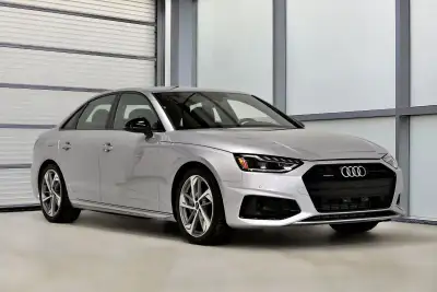 Traction intégrale Audi quattro / Apple Carplay + Android Auto / Ecran 10,1 pouces / Camera / Survei...