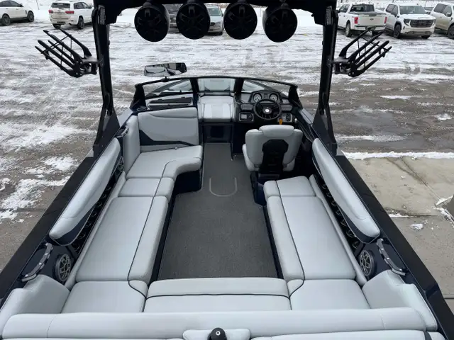 2020 Axis T23 in Powerboats & Motorboats in Saskatoon - Image 9