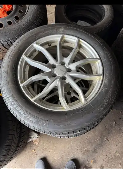 (4) 225 60 17 Michelin X Ice Snow Tires mounted on Alloy rims from a 2018 Subaru Crosstrek. Dot 2019...