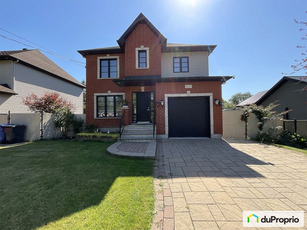 $872,000 - 2 Storey for sale in Carignan — photo 1