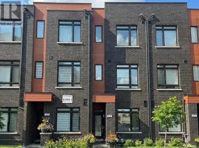 Come live In the heart of Richmond Hill! This beautiful, modern, and bright 2 Br + Den townhouse fea...