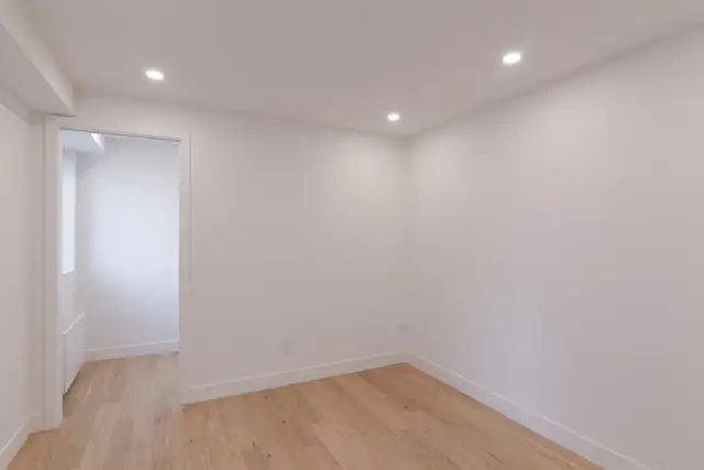 modern one bedroom apartment near McGill - ID 712 in Long Term Rentals in City of Montréal - Image 7