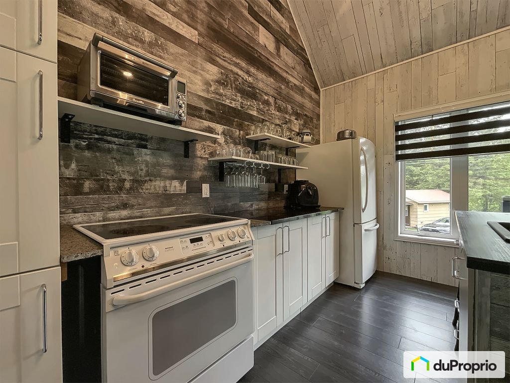 $199,900 - Cottage for sale in La Baie — photo 3