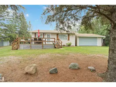 Charming 3-Season Cabin at Sunrise Beach on Garner Lake! Enjoy lake life in this beautiful 2-bedroom...