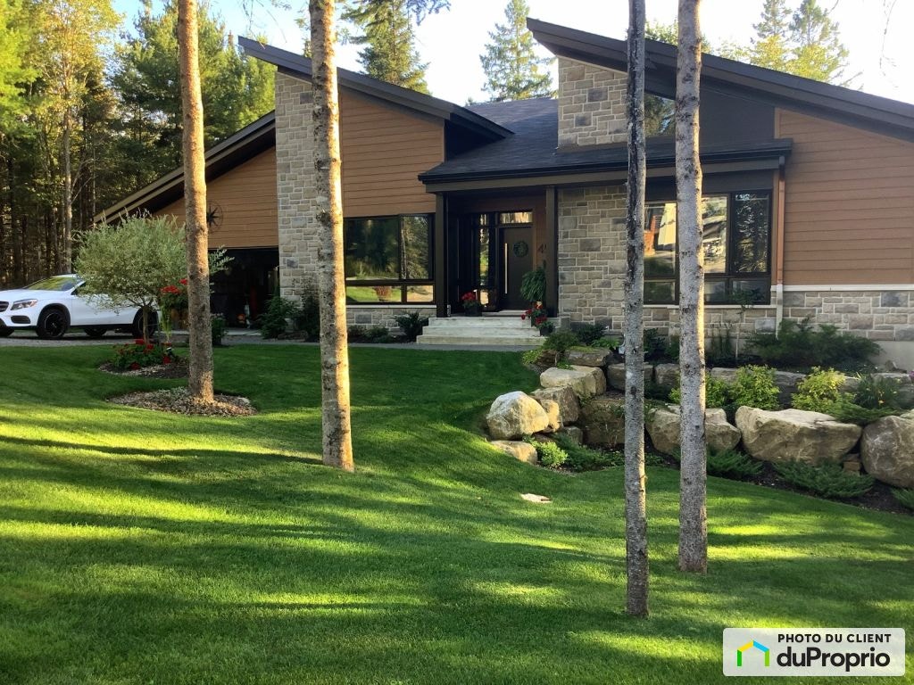 $1,250,000 - Bungalow for sale in St-Sauveur — photo 1