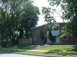 SPACIOUS TWO BEDROOM TOWNHOUSE STARTING AT $2,795/month At 60, 62 & 64 Henley Cres., you are close t...