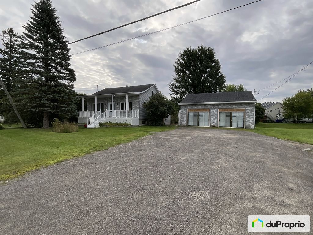 $699,000 - 1 1/2 Storey for sale in Mirabel — photo 1
