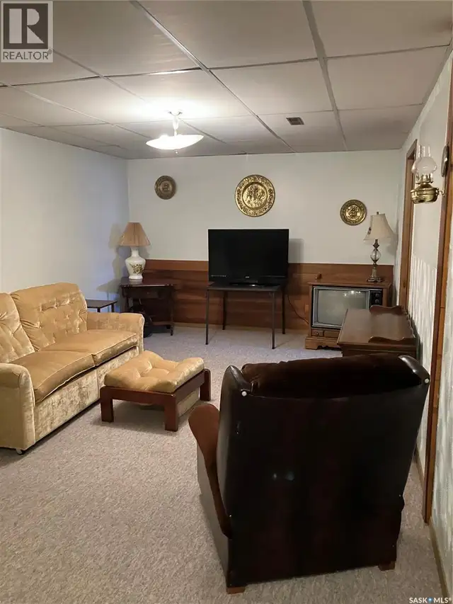 402 3rd STREET NW Ituna, Saskatchewan in Houses for Sale in Regina - Image 16