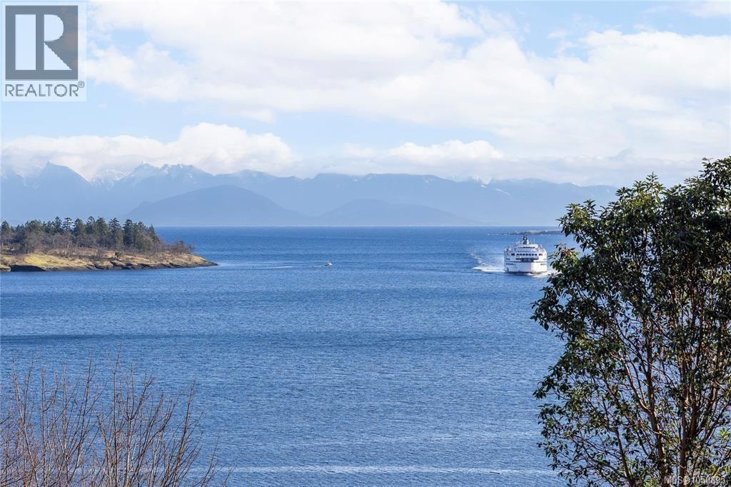 303 2560 Departure Bay Rd Nanaimo, British Columbia, photo 1