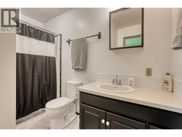 9 Harbour Key Drive Osoyoos, British Columbia in Houses for Sale in Penticton - Image 15