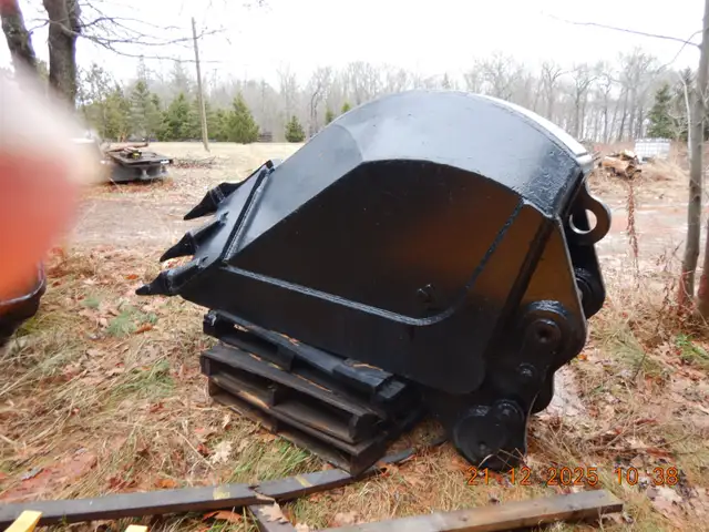 ESCO EXTREME DUTY 350-500 RIPPING-TRENCHING SHORING  24" &  48" in Heavy Equipment in City of Toronto - Image 27