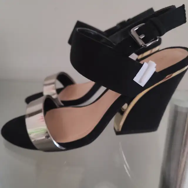 Brand new women shoes Size 8.5 in Women's - Shoes in Calgary - Image 4