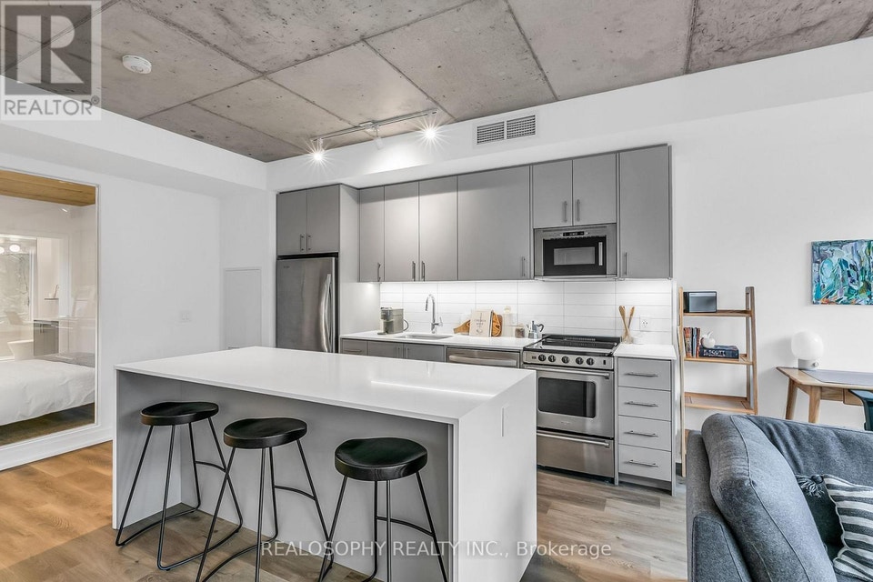 410 - 115 LARCHMOUNT AVENUE Toronto (South Riverdale), Ontario 2