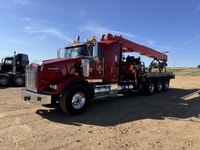 LOW LOW HRS! 2015 Kenworth T800 Tri Drive with Terex General 65 Telelect Digger Derrick Helical Scre... (image 7)