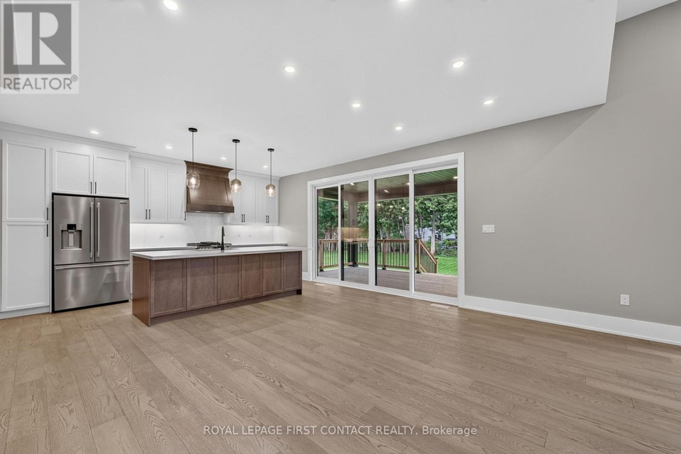 UPPER - 933 7TH LINE Innisfil (Alcona), Ontario 3