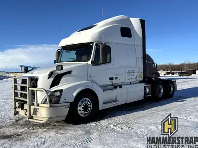 2014 VOLVO VNL Tandem Axle Sleeper Semi Truck Volvo D13 12.8L 6 cylinder 425 HP diesel engine Automa...