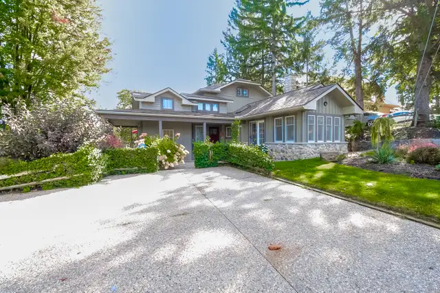 8 Lake Ave E | $4000 | 2 beds, 2 full baths