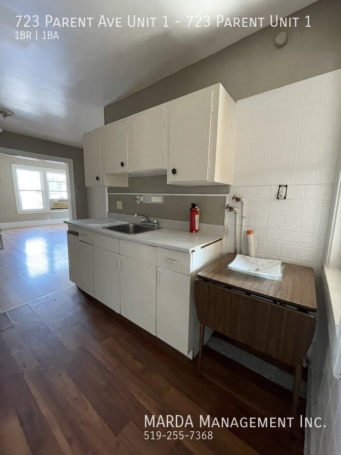 COZY 1 BED/1 BATH MAIN FLOOR + HYDRO & GAS 5