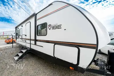 Located in Winfield, BC Call or Text 250-766-4607 Voyager RV Centre 1-800-668-1447 Ducted Air Condit...