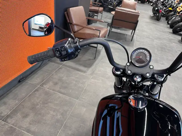 2026 Harley-Davidson Street Bob in Street, Cruisers & Choppers in Grande Prairie - Image 8