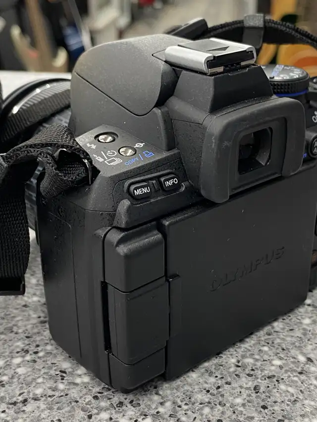 Olympus E-620 DSLR Camera w/14-42mm Lens in Cameras & Camcorders in City of Toronto - Image 7