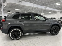 See Dealer Website for Details. Jeep Cherokee Trailhawk - 4wd 2017 (image 3)