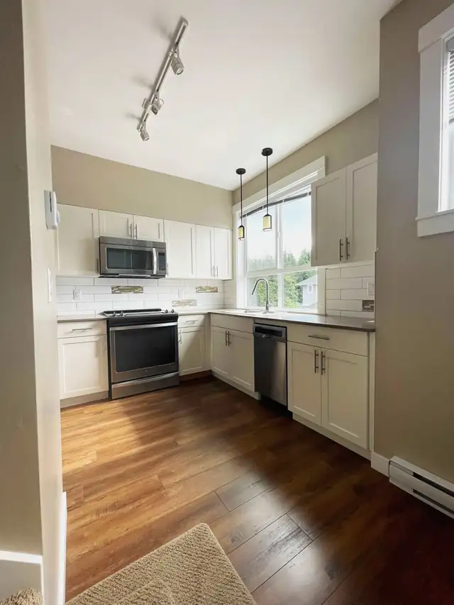 2-Bedroom 2-Bathroom l 406-110 Baxter Avenue l Townhouse in Long Term Rentals in Kitimat - Image 5