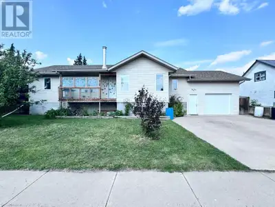 Welcome to this well-built 1,537 sq ft home built by Zaks Homes (Hague, Saskatchewan), on a durable...