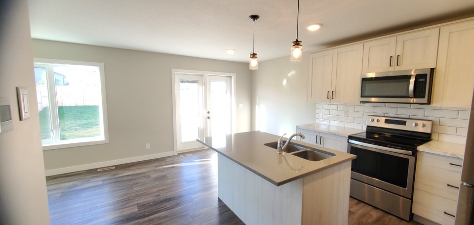 ⭐ONE MONTH FREE⭐ Duplex in Blackfalds with GARAGE and PET FRIEND 2