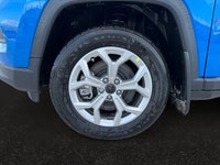 This 2026 JEEP COMPASS SPORT 4X4 has the following options Cloth Low-Back Bucket Seats, Heated Front... (image 8)