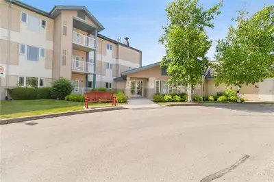 1M//Winnipeg/Open House Sunday July 27th 2:30PM-4:30PM. Perfect for downsizers who don t want to com...