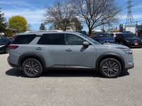 CARFAX Canada No Reported Accidents | SL Trim | 4WD | Boulder Gray Pearl Stand out in this stunning... (image 7)