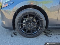 *APPLE CAR PLAY, ANDROID AUTO, AWD, DUAL-ZONE CLIMATE CONTROL, HEATED SEATS..* Featuring an 8.8-inch... (image 9)