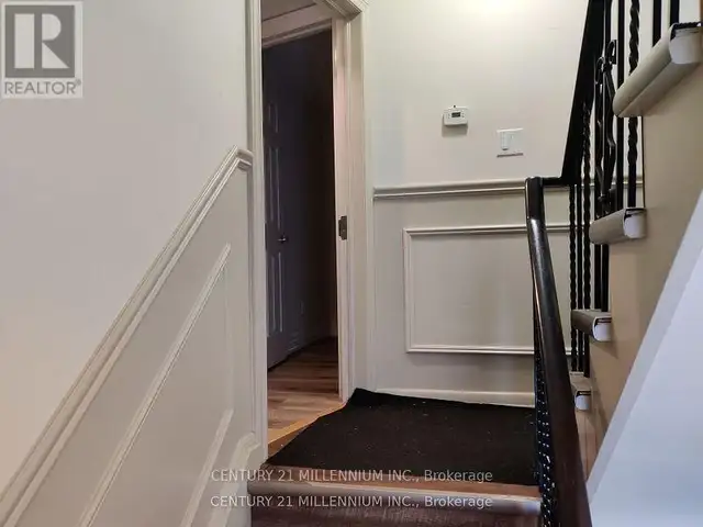 MAIN - 59 GARTHDALE COURT Toronto (Bathurst Manor), Ontario in Long Term Rentals in City of Toronto - Image 4