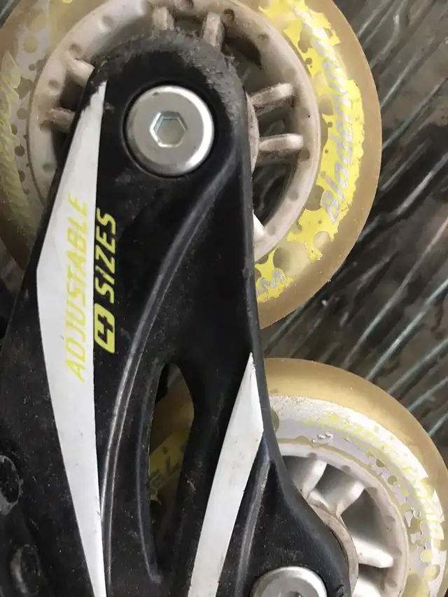 Used rollerblades in Skates & Blades in Laval / North Shore - Image 4