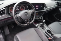 WELL MAINTAINED Drive the Volkswagen Jetta 1.4T Highline where style meets performance! Experience a... (image 8)